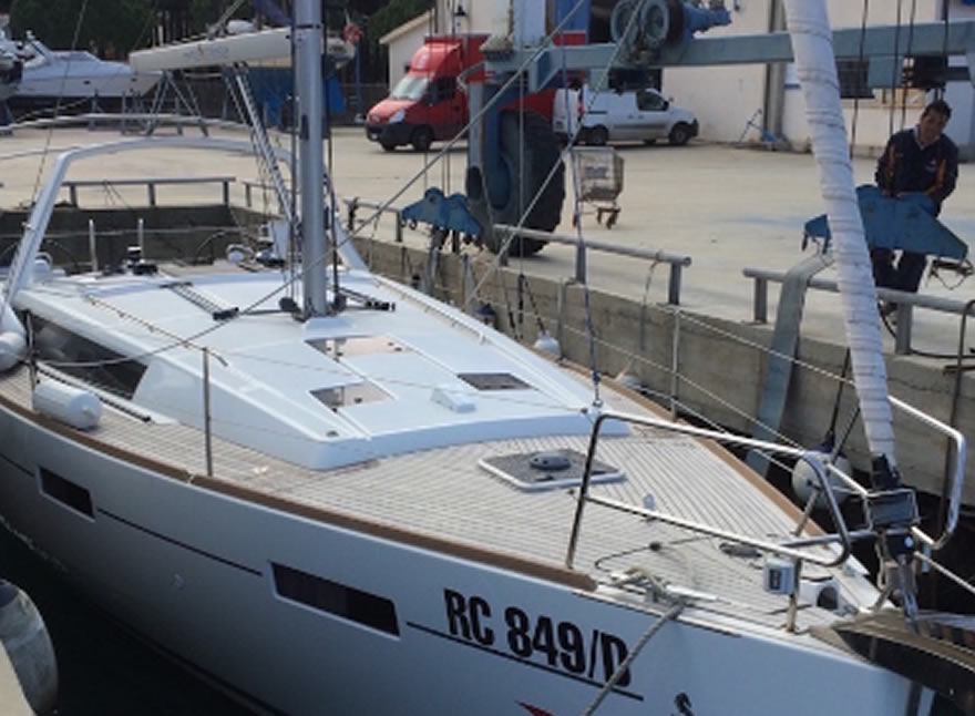 Charter barche a vela - Oceanis 41 vacanza Eolie Baleari